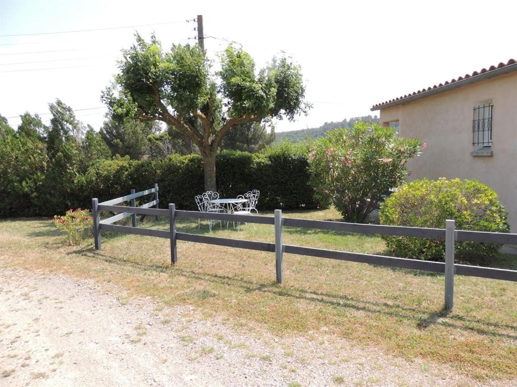 Le Gite De La Bade Villegailhenc Exteriör bild